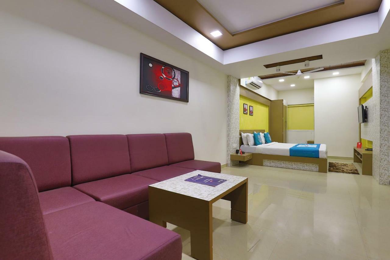 Oyo 9238 Hotel Meet Palace Naroda Экстерьер фото