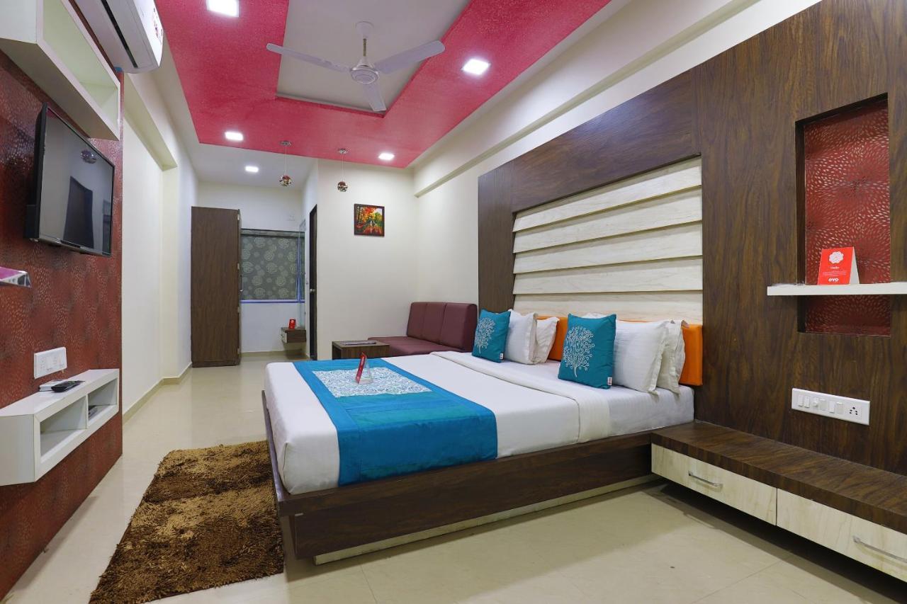 Oyo 9238 Hotel Meet Palace Naroda Экстерьер фото