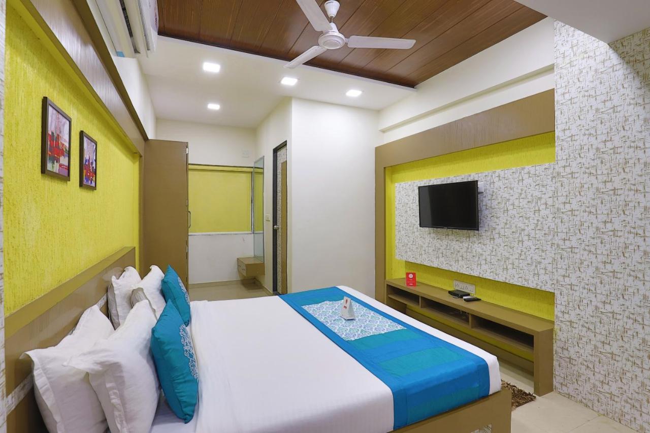 Oyo 9238 Hotel Meet Palace Naroda Экстерьер фото